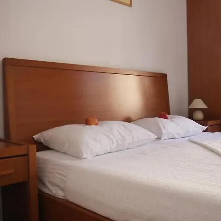 So City Centre Pensionat 3*
